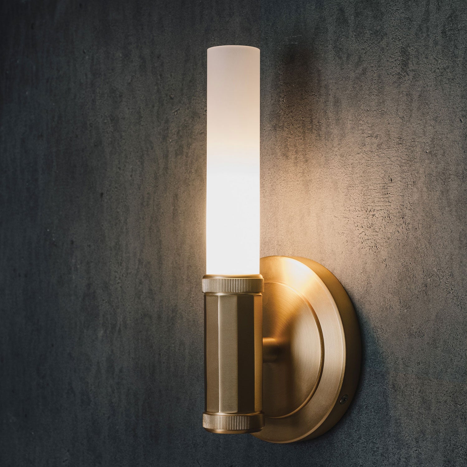 Elemental Facet Tee Sconce in aged brass