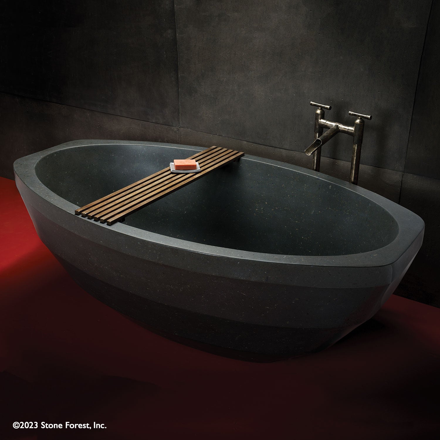 Facet Bathtub in noce basalt, top angle