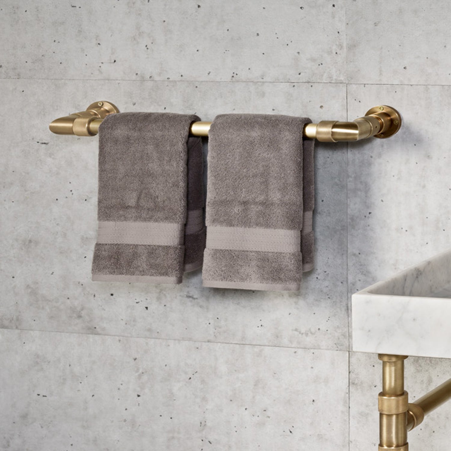 Elemental Classic Towel Bar in aged brass