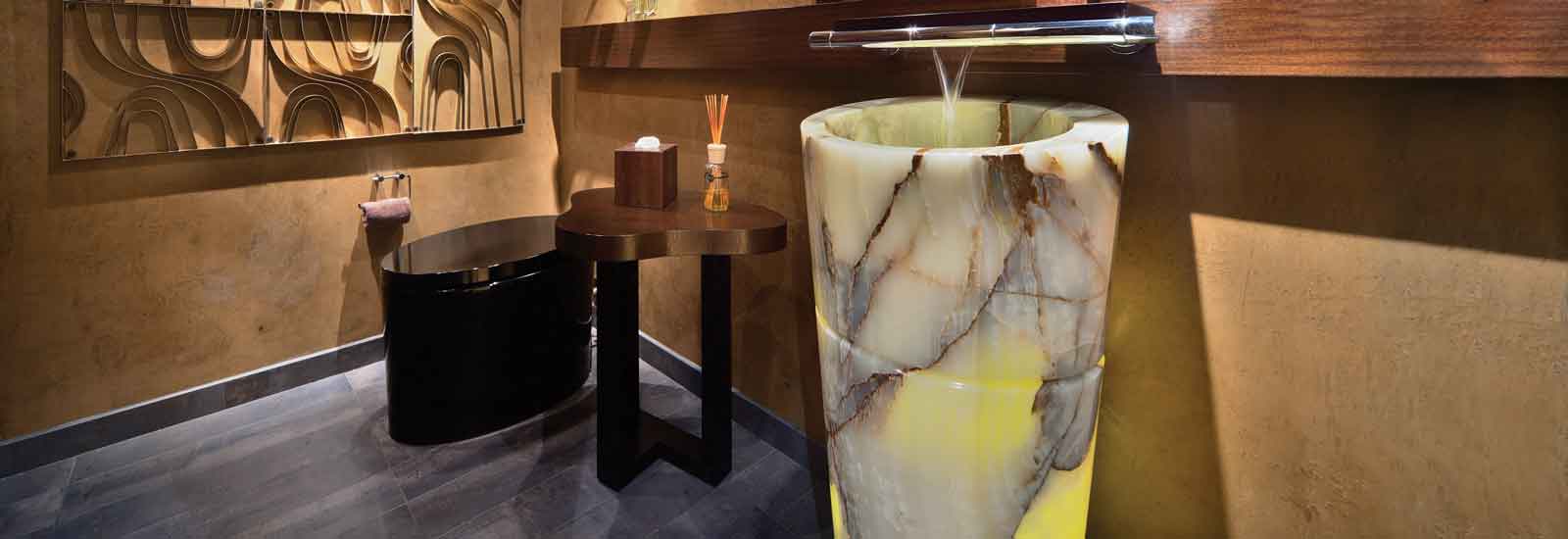 Veneto Pedestal in Onyx