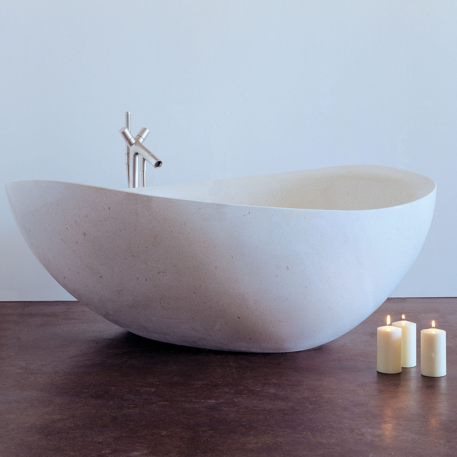 Papillon Bathtub in desert cream limestone