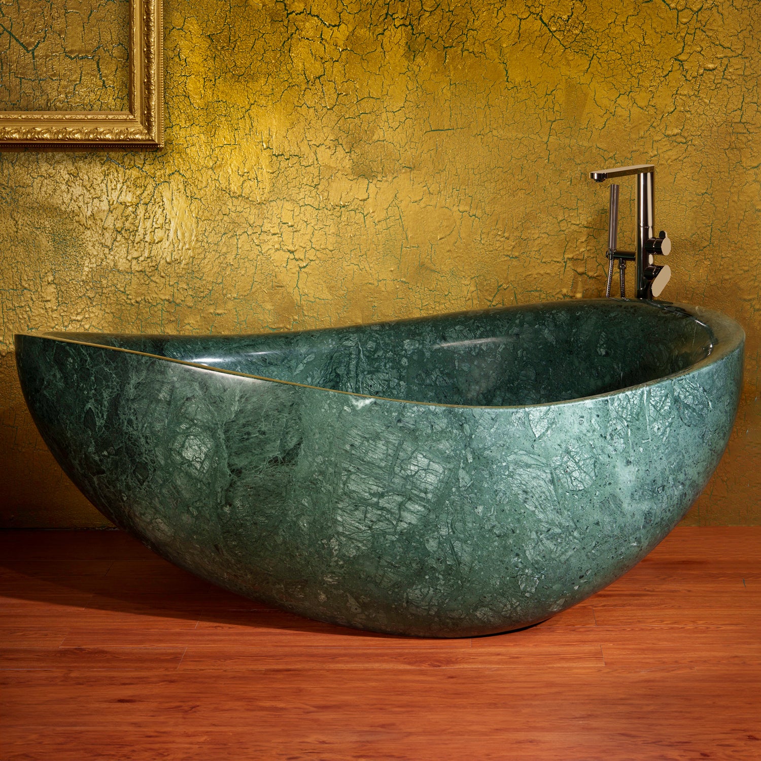 Papillon Bathtub in verde indio marble