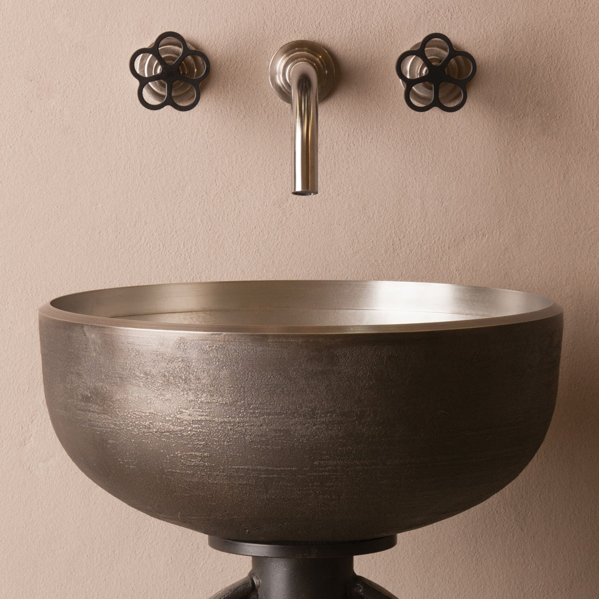 white bronze Ore vessel sink