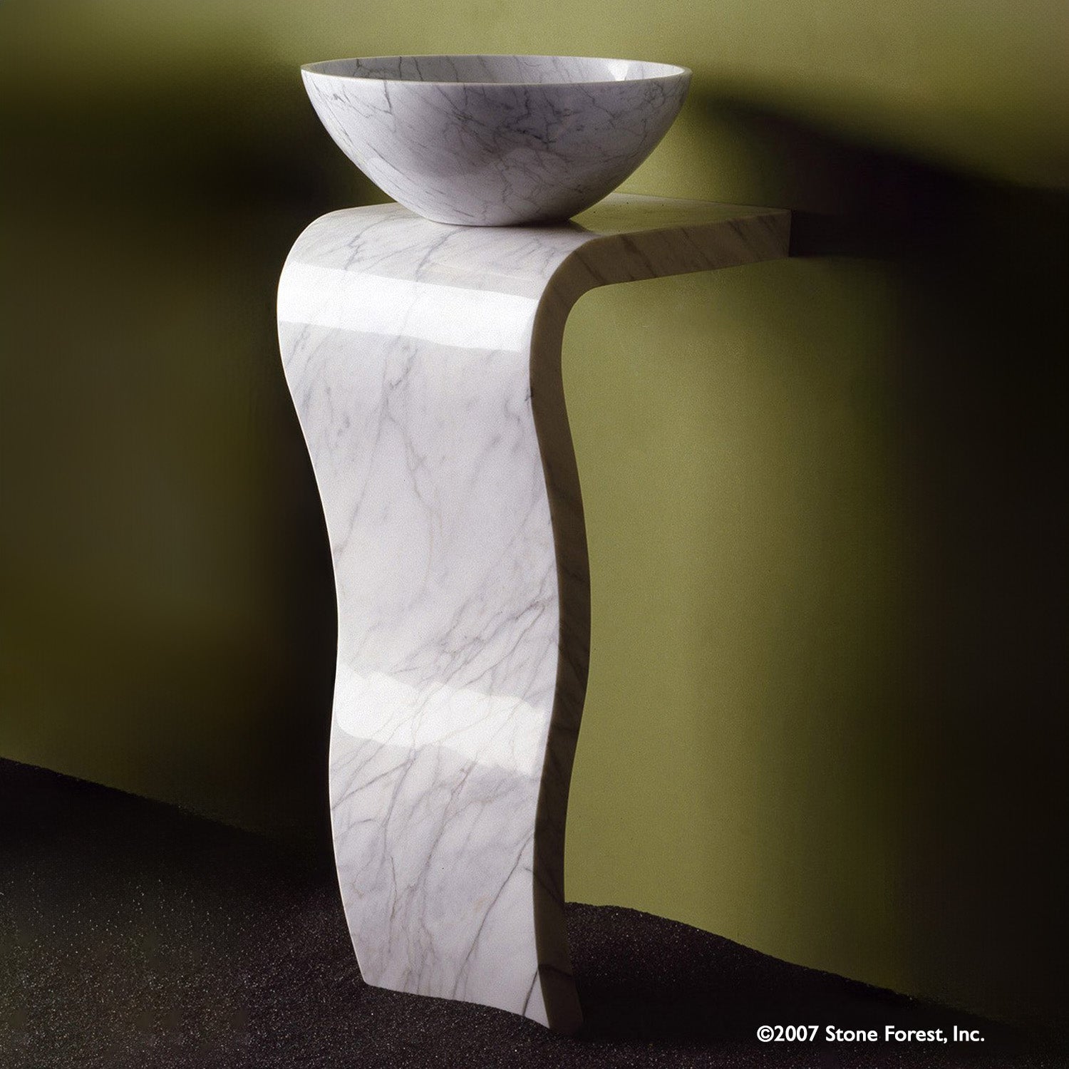 Wave Pedestal in carrara marble with the Urban Vessel sink.