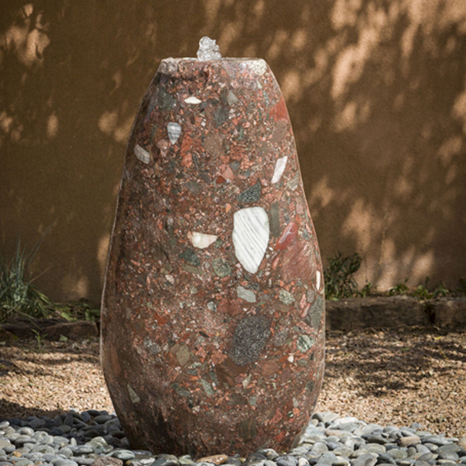 Pebble fountain in Jurassic stone