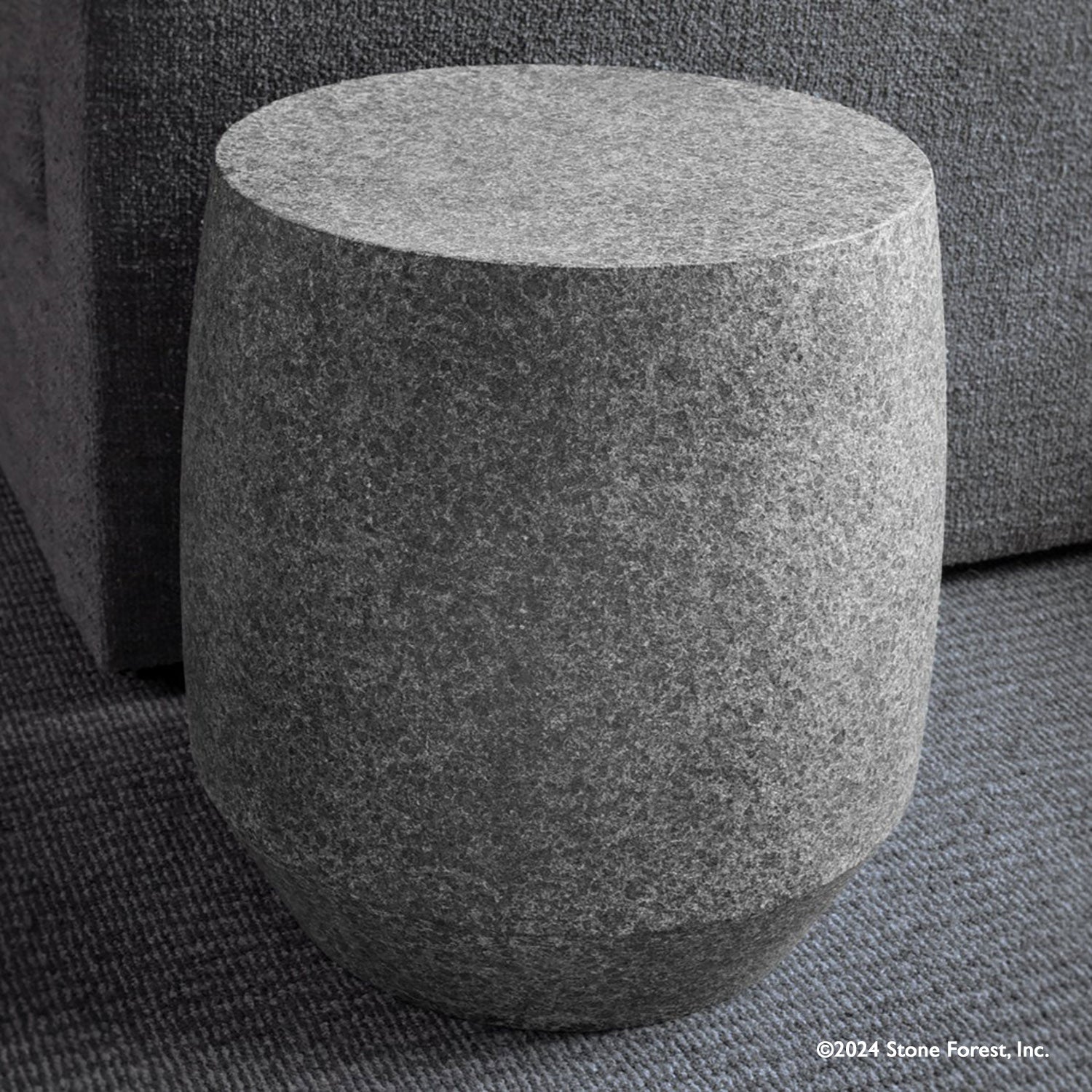 Siena side table in basalt with a diamond finish