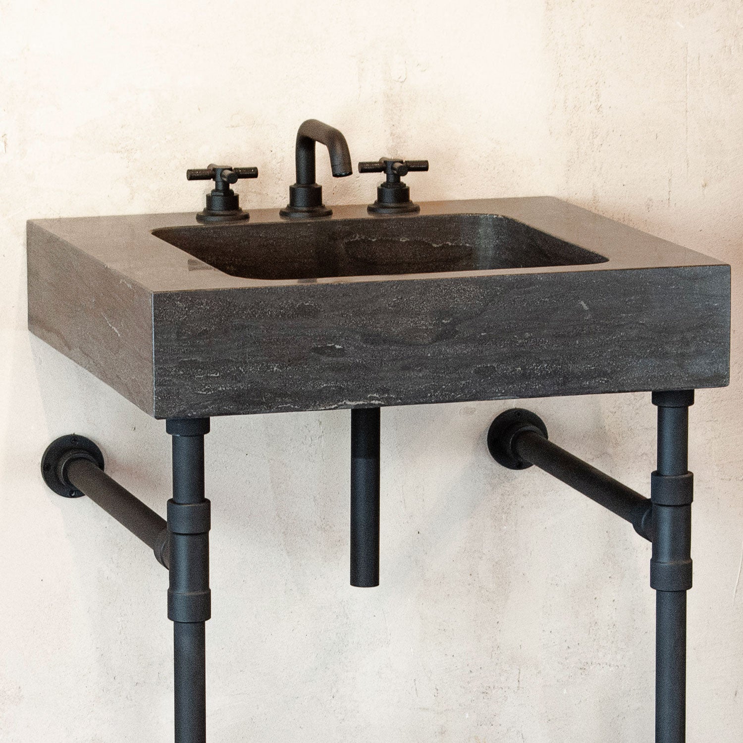Terra Bath sink in antique gray limestone