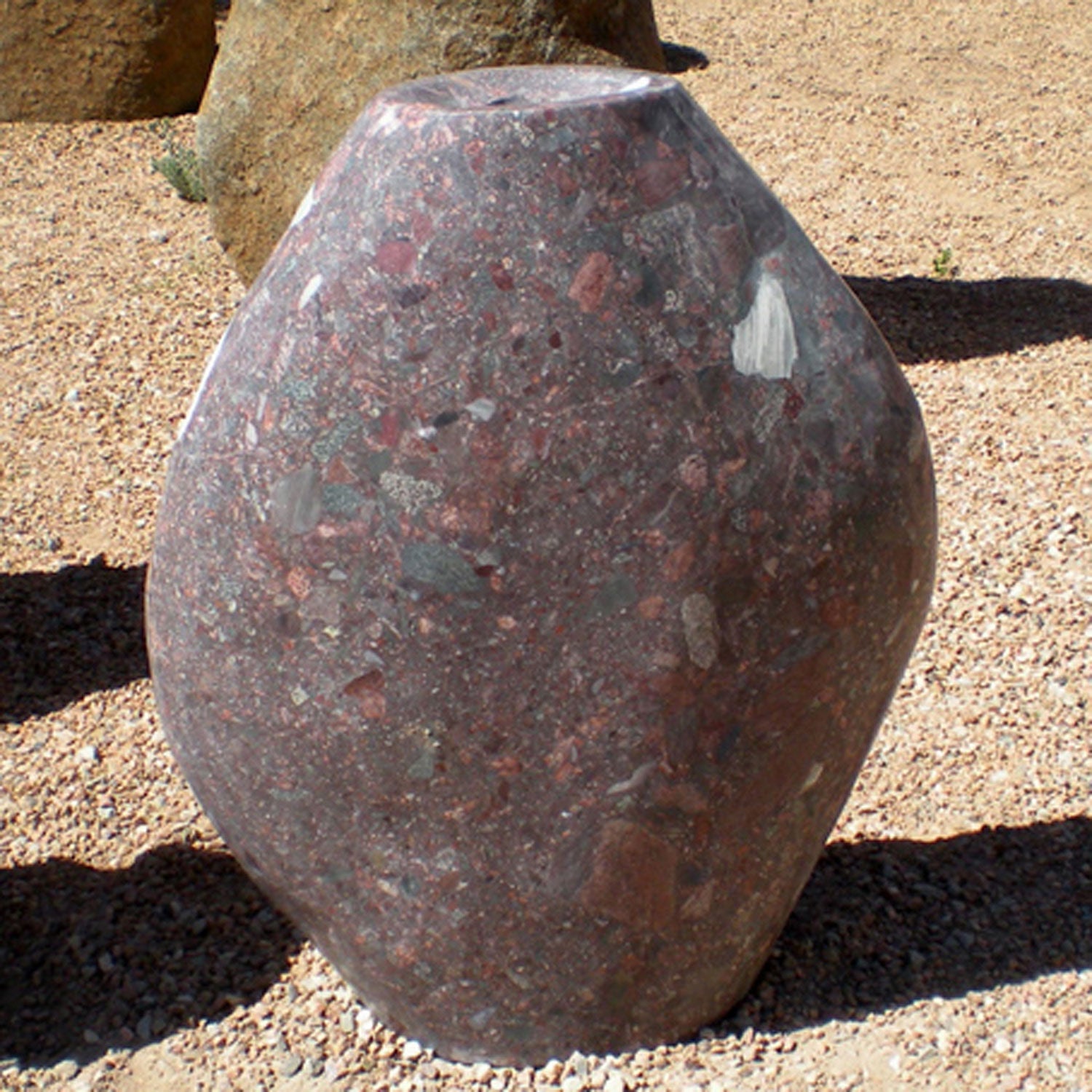 Pebble fountain in Jurassic stone