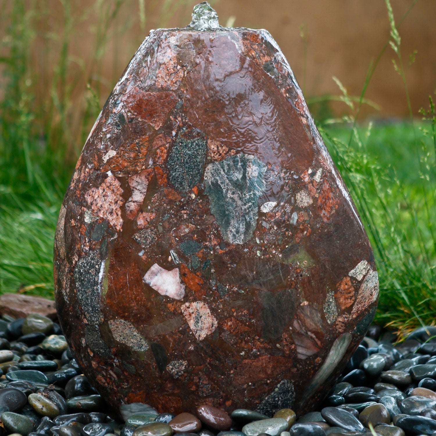 Pebble fountain in Jurassic stone