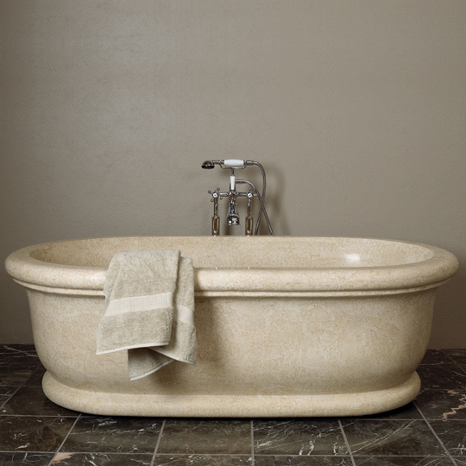 Roman Bathtub in Papotp Cream Marble