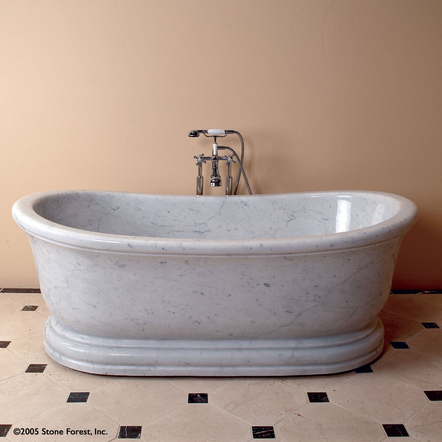 Old World Bathtub in carrara marble