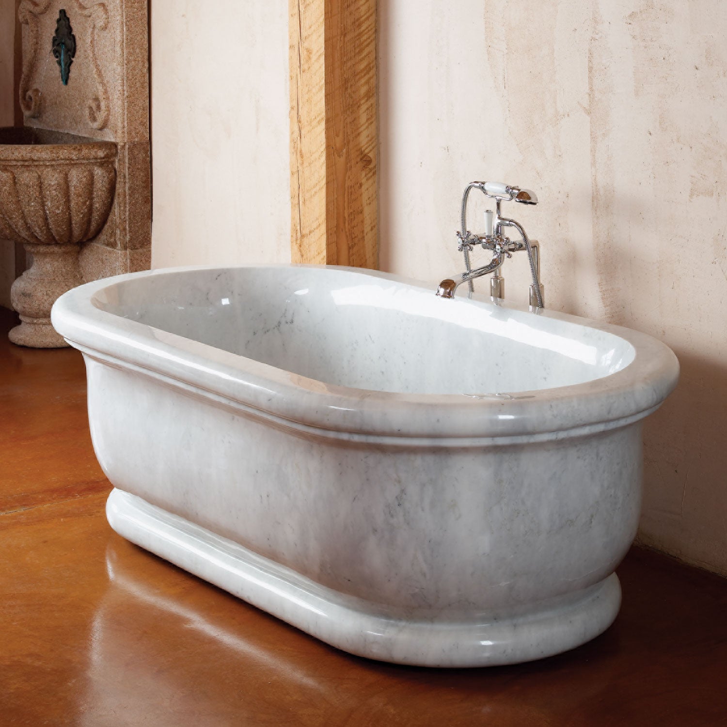 Roman Bathtub in carrara marble